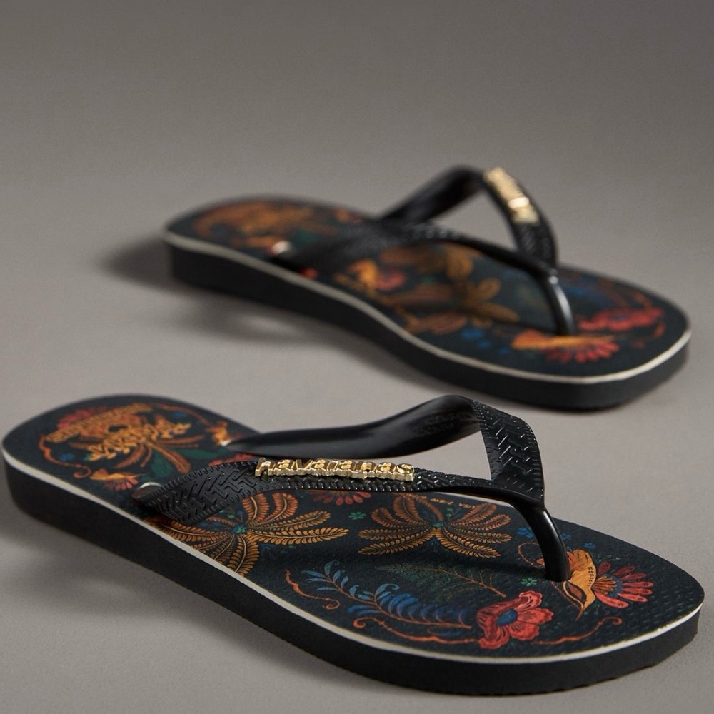 Havaianas X Farm Rio Black and Multicolor Floral Sandals